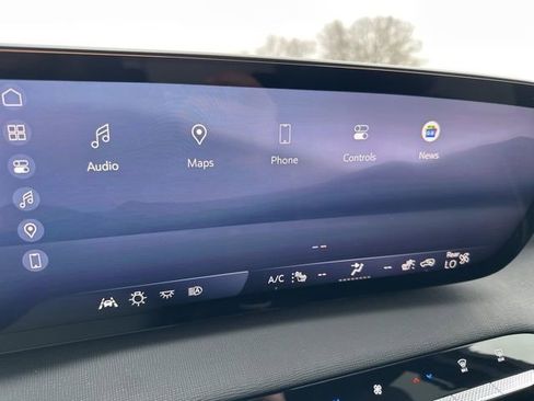 Used 2025 Buick Enclave Preferred image 26