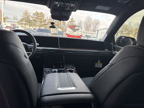 Used 2026 Cadillac Escalade Platinum Sport w/ LPO, ONYX Package image 29