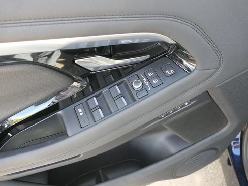 Used 2022 Land Rover Range Rover Evoque SE AWD/4WD image 13
