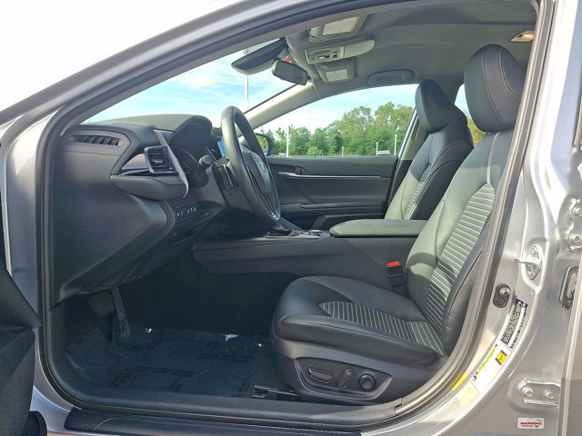 Used 2024 Toyota Camry SE w/ Cold Weather Package FWD image 11