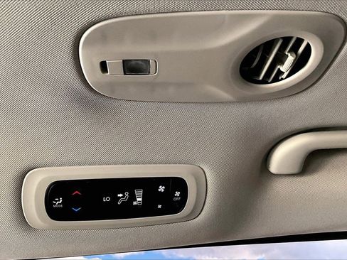 Certified 2023 Chrysler Voyager LX image 35