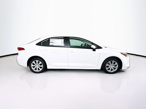 Used 2025 Toyota Corolla LE image 11