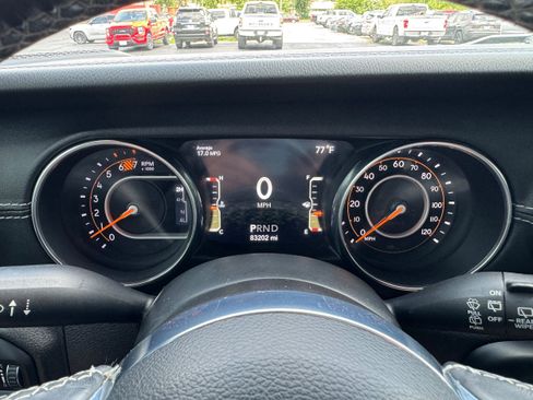 Used 2019 Jeep Wrangler Unlimited Sahara AWD/4WD image 19