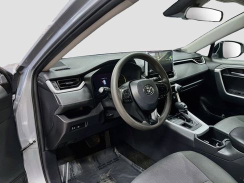 Used 2025 Toyota RAV4 XLE AWD/4WD image 9