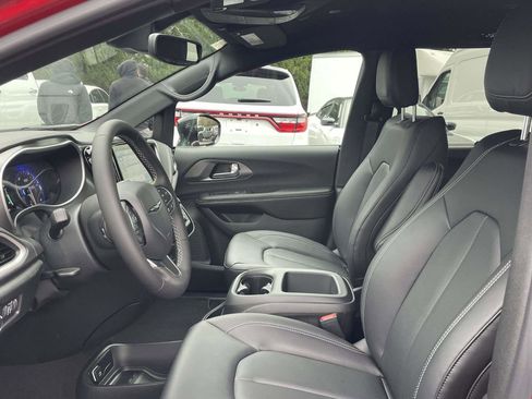New 2026 Chrysler Pacifica Select FWD image 30