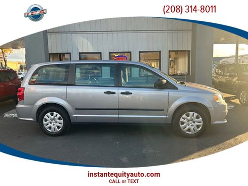 Used 2016 Dodge Grand Caravan American Value Package image 1