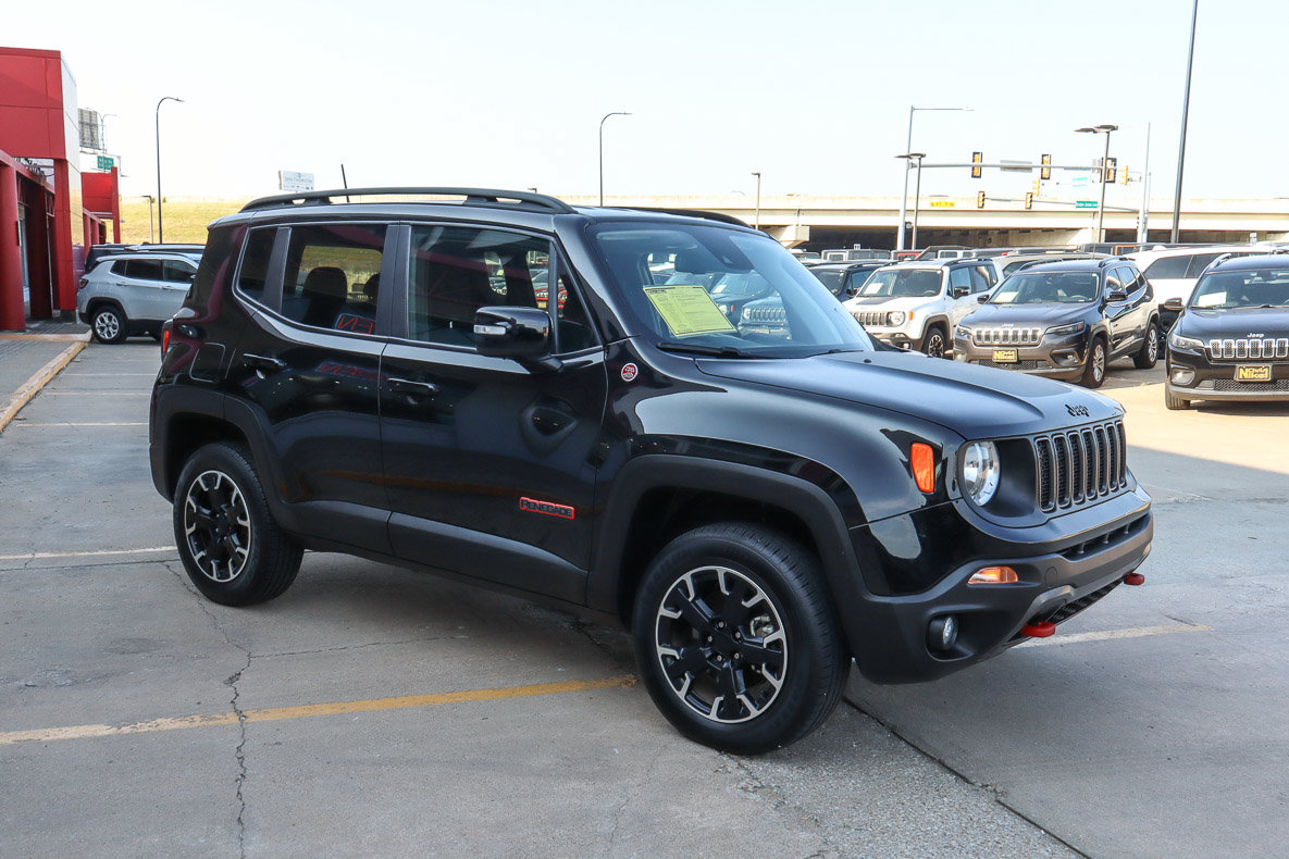 Used 2023 Jeep Renegade Trailhawk AWD/4WD image 4
