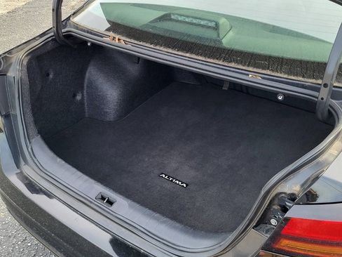 Used 2024 Nissan Altima 2.5 SV image 4