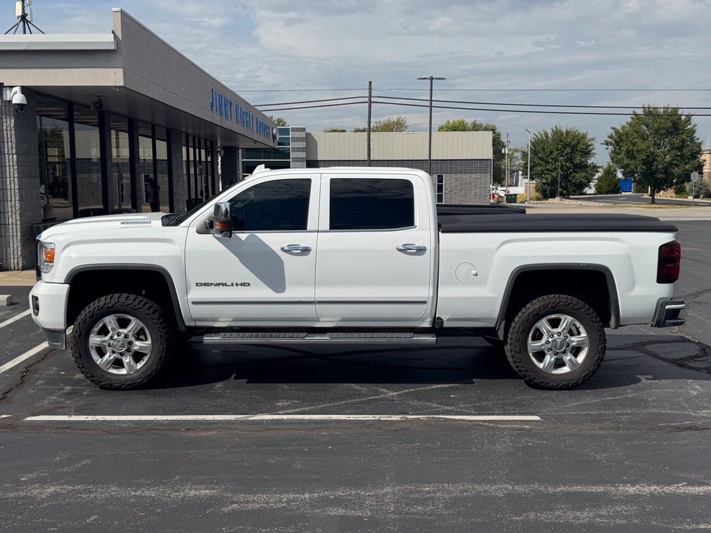Used 2017 GMC Sierra 2500 Denali w/ Duramax Plus Package AWD/4WD image 7