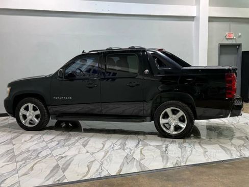 Used 2013 Chevrolet Avalanche LS image 9