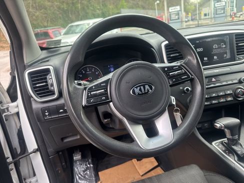 Used 2020 Kia Sportage LX AWD/4WD image 11