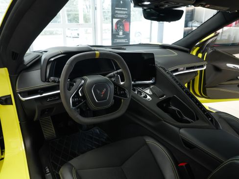 Used 2020 Chevrolet Corvette Stingray Premium Cpe w/ 3LT Preferred Equipment Group RWD image 9