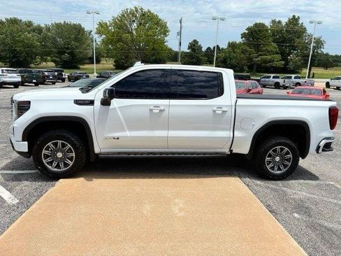 Used 2024 GMC Sierra 1500 AT4 w/ AT4 Premium Package AWD/4WD image 5