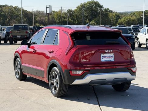 Used 2024 Kia Niro EX FWD image 4