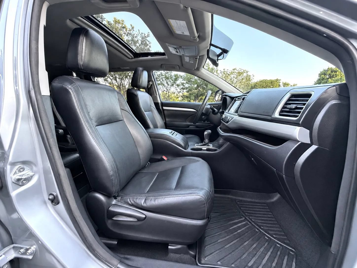 Used 2016 Toyota Highlander XLE FWD image 13