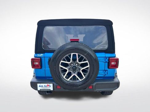Used 2024 Jeep Wrangler Unlimited Sahara AWD/4WD image 8