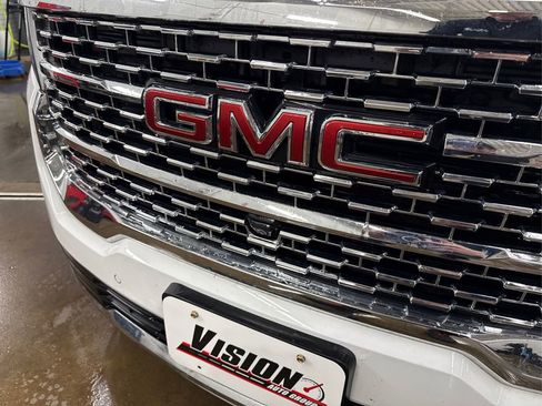 Used 2023 GMC Acadia Denali w/ Denali Ultimate Package image 16