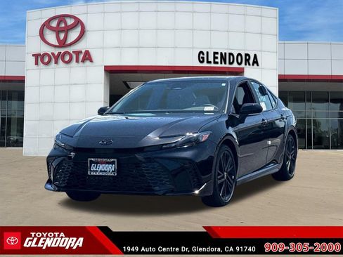 New 2026 Toyota Camry Hybrid FWD image 4
