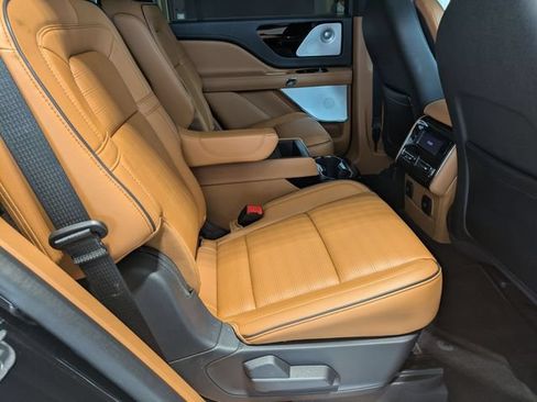 Used 2025 Lincoln Aviator Black Label w/ Jet Appearance Package AWD/4WD image 28