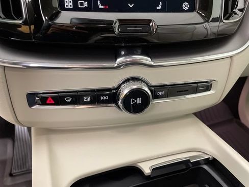 Certified 2025 Volvo XC60 T8 Core w/ Protection Package Premier AWD/4WD image 32