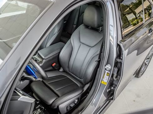 Used 2019 BMW 330i Sedan w/ Premium Package RWD image 17