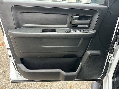 Used 2024 RAM 2500 Tradesman w/ Chrome Appearance Group image 15