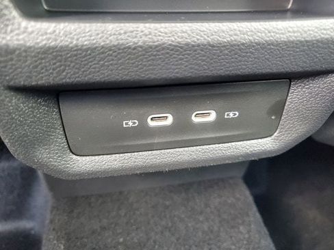 New 2026 Volkswagen Taos SE FWD image 11