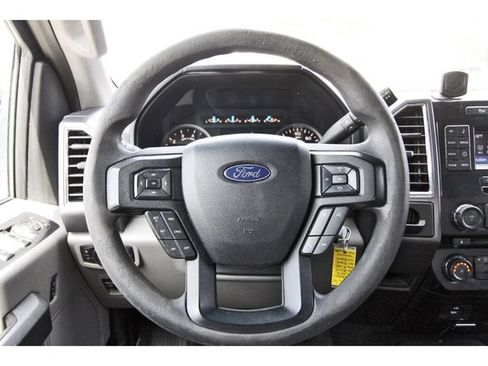 Used 2016 Ford F150 XLT RWD image 14