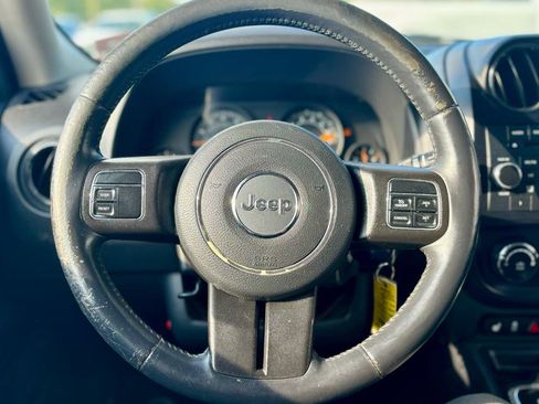 Used 2015 Jeep Patriot Latitude AWD/4WD image 21