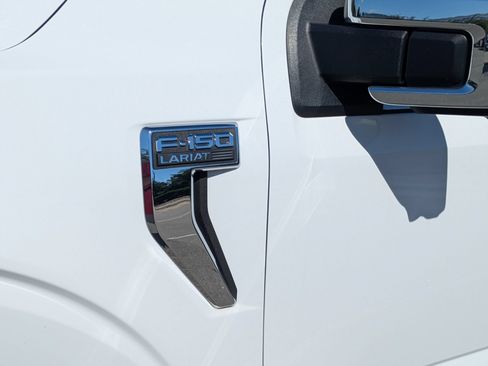 Used 2021 Ford F150 Lariat AWD/4WD image 12