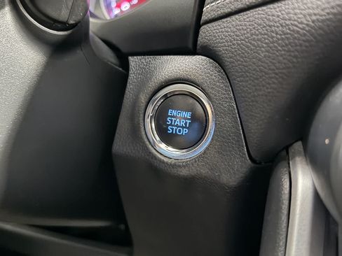 Used 2019 Toyota RAV4 XLE w/ Convenience Package FWD image 19