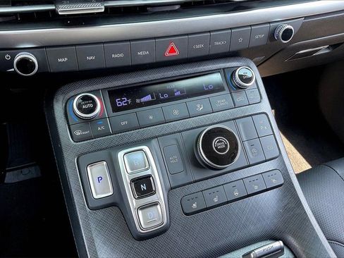 Used 2025 Hyundai Palisade Limited image 21