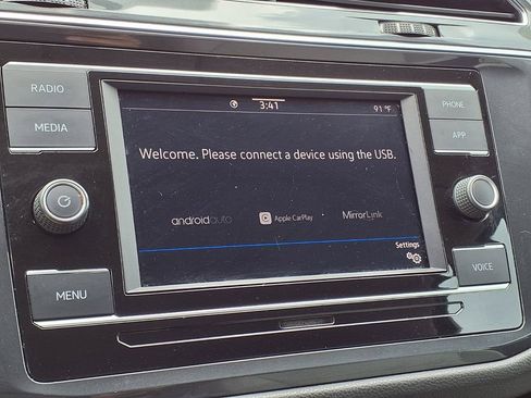 Used 2020 Volkswagen Tiguan S FWD image 29