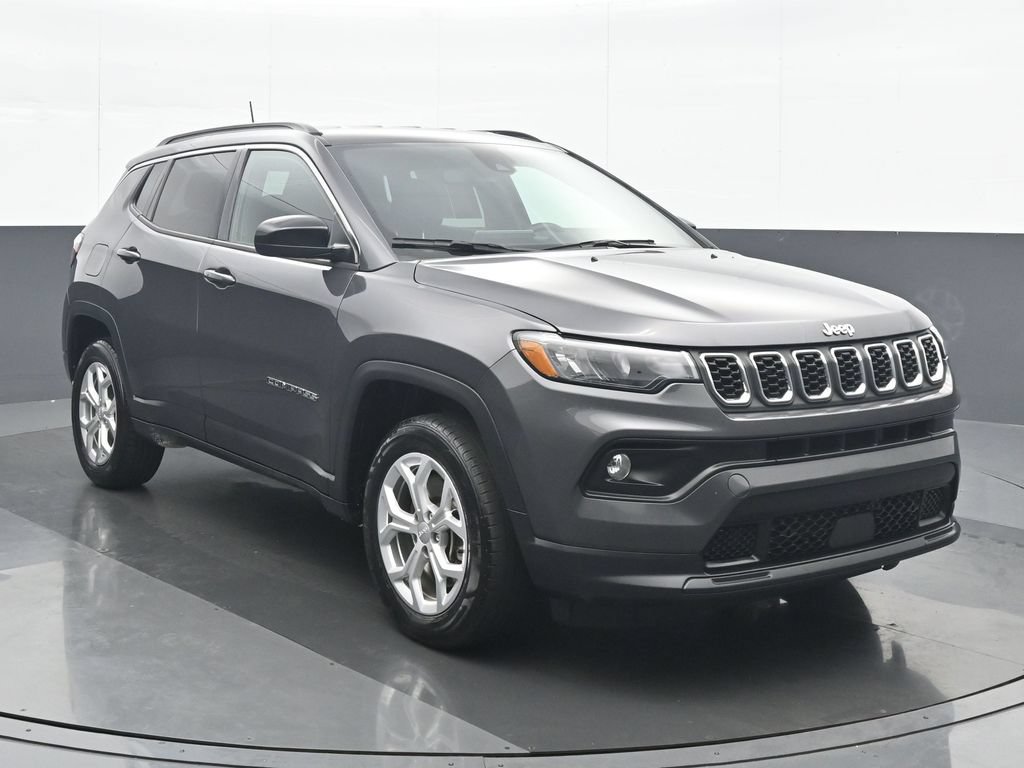 Used 2024 Jeep Compass Latitude AWD/4WD image 9