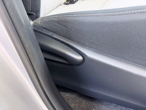 Used 2018 Toyota RAV4 XLE FWD image 29