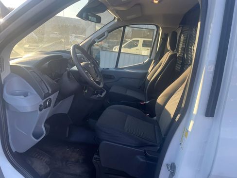 Used 2018 Ford Transit 250 130 Low Roof w/ Exterior Upgrade Package RWD image 17