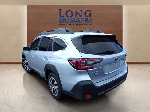 Used 2024 Subaru Outback Premium image 11