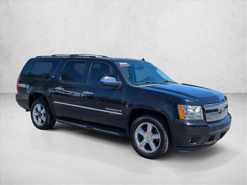 Used 2010 Chevrolet Suburban LTZ RWD image 3