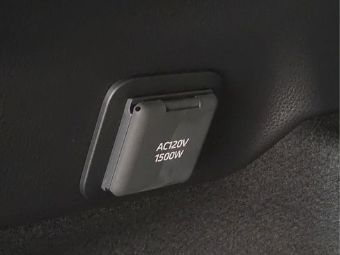 New 2026 Toyota Prius Plug-In Hybrid FWD image 13