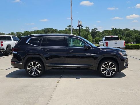 Used 2024 Volkswagen Atlas SEL Premium R-Line AWD/4WD image 4