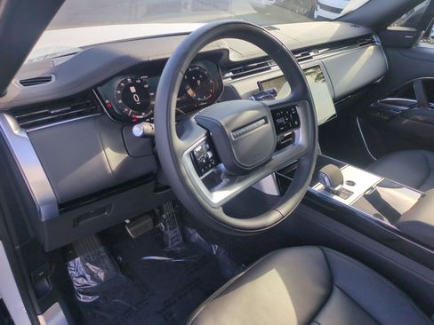 Used 2024 Land Rover Range Rover SE image 16