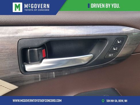 Used 2022 Toyota Highlander Platinum AWD/4WD image 12