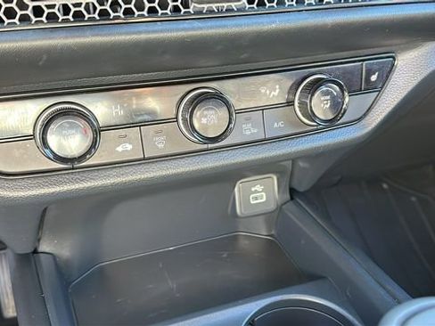 Used 2025 Honda HR-V Sport image 16