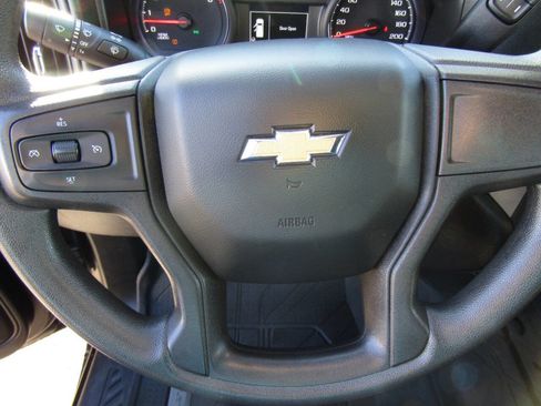 Used 2021 Chevrolet Silverado 2500 Custom w/ Custom Value Package image 18