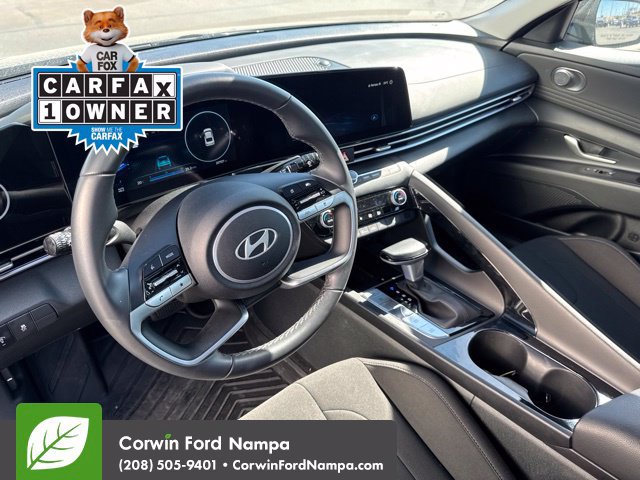 Used 2025 Hyundai Elantra SEL FWD image 12