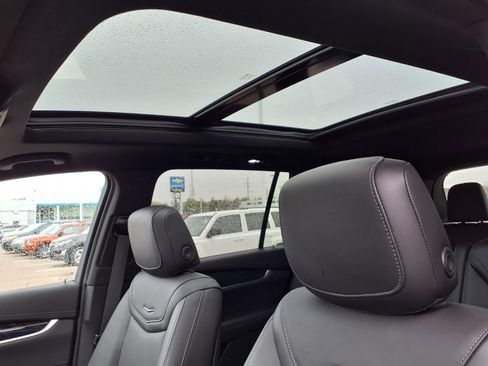 Used 2023 Cadillac XT6 Premium Luxury AWD/4WD image 17