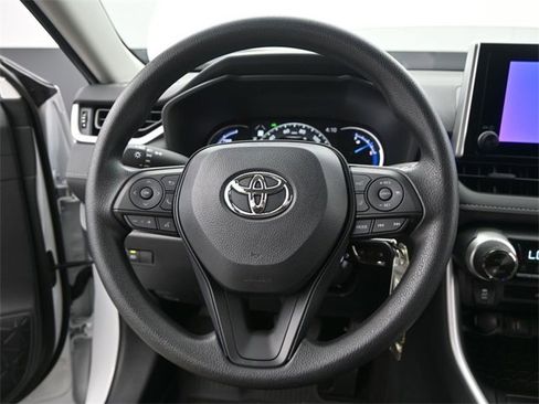 Used 2025 Toyota RAV4 LE image 5