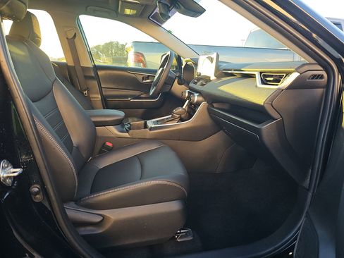 Used 2024 Toyota RAV4 XLE Premium image 7