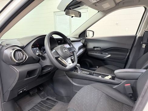 Used 2023 Nissan Kicks SV FWD image 13