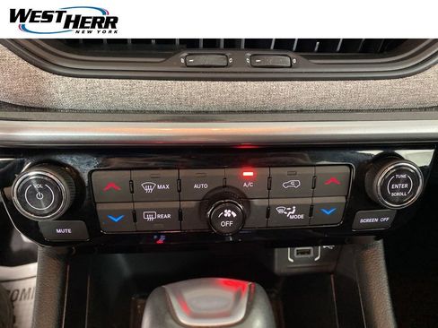 Used 2022 Jeep Compass Latitude w/ Convenience Group AWD/4WD image 5